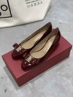 Salvatore Ferragamo Leather buckle