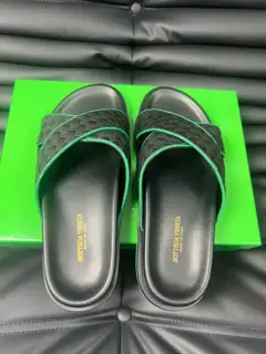 Bottega Veneta men’s spring and summer slippers