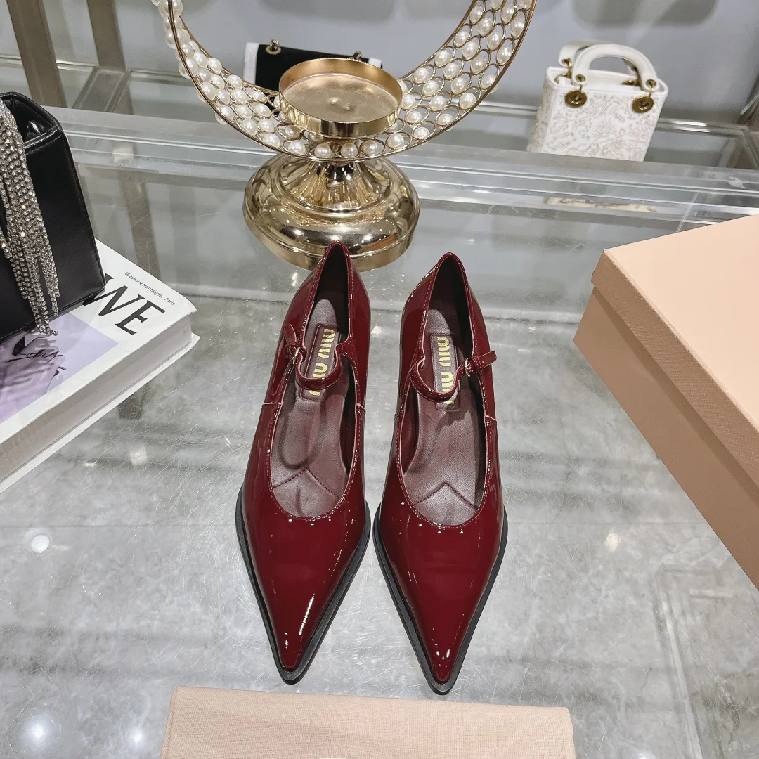 Miu Miu Miu 2024 Spring and Summer New Hollow Single Shoes