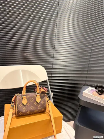 Louis Vuitton Bag 81085H