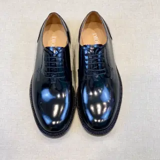 Dior casual leather shoes are on sale now. The upper