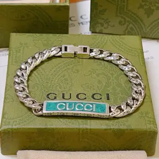 The latest classic Gucci bracelet. Exquisite style and texture. It is absolutely top-notch