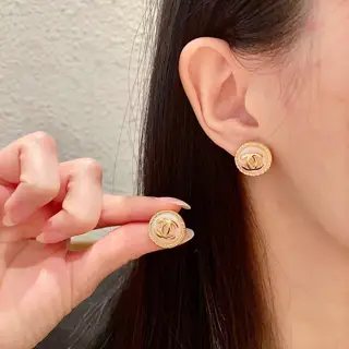 Chanel second-hand earrings