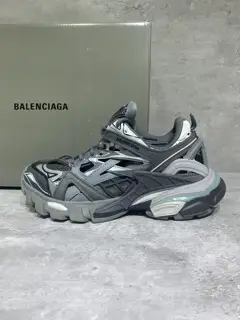 Balenciaga Track 4.0 Balenciaga 4th generation Added a new design While continuing the