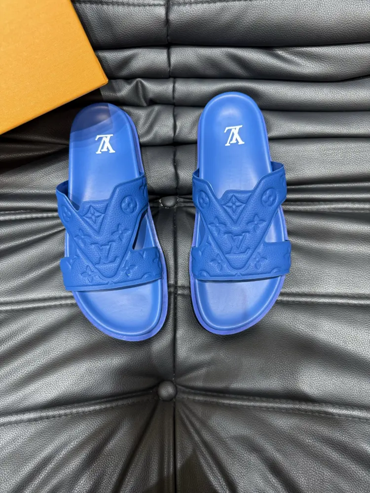 Louis Vuitton slippers