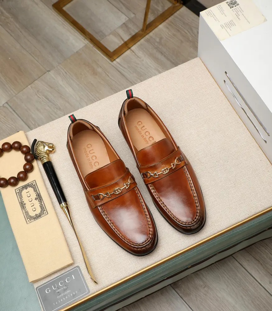 Gucci official website dress shoes Italy imported cowhide + top imported water-dyed cowhide