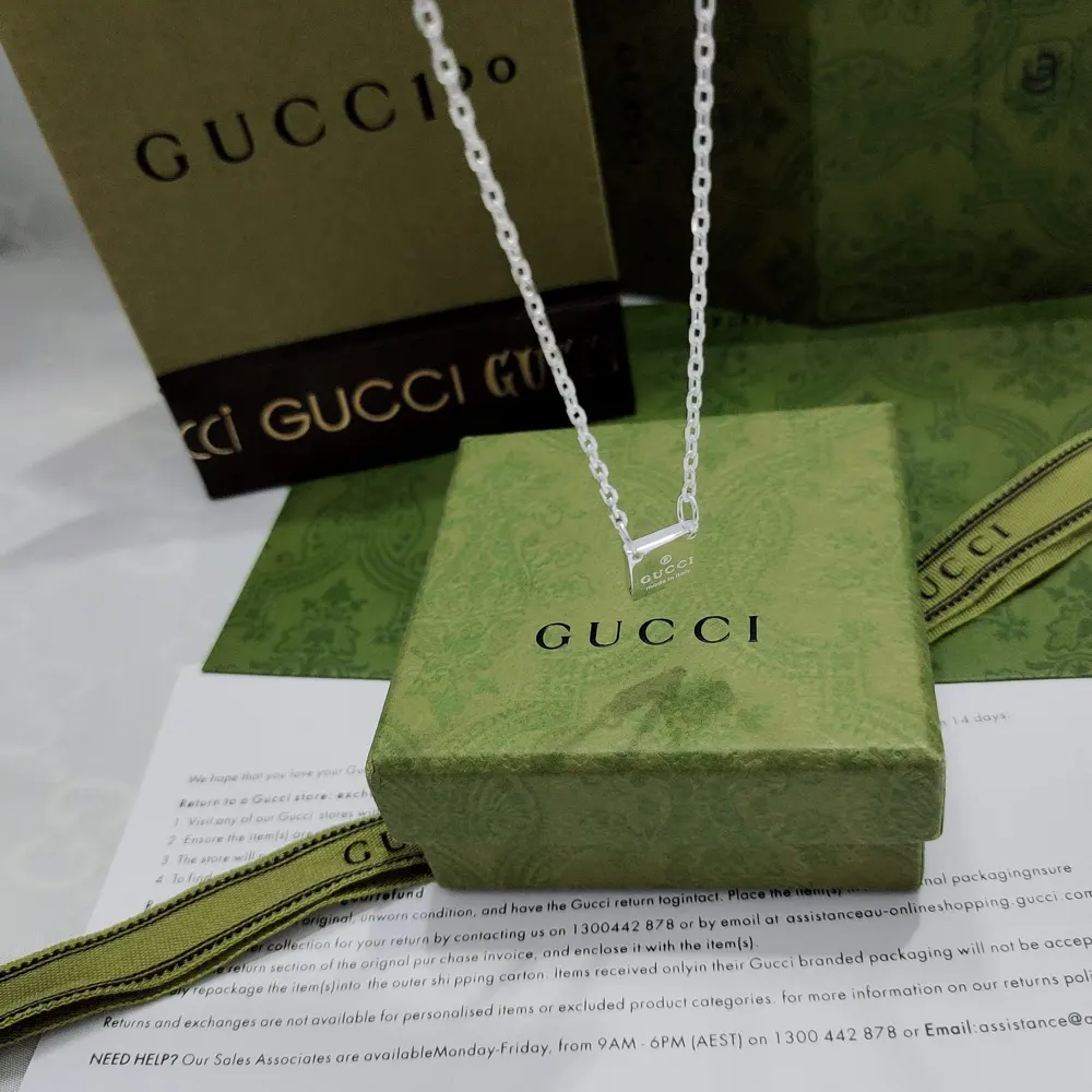 GUCCI square LOGO engraved pattern pendant necklace