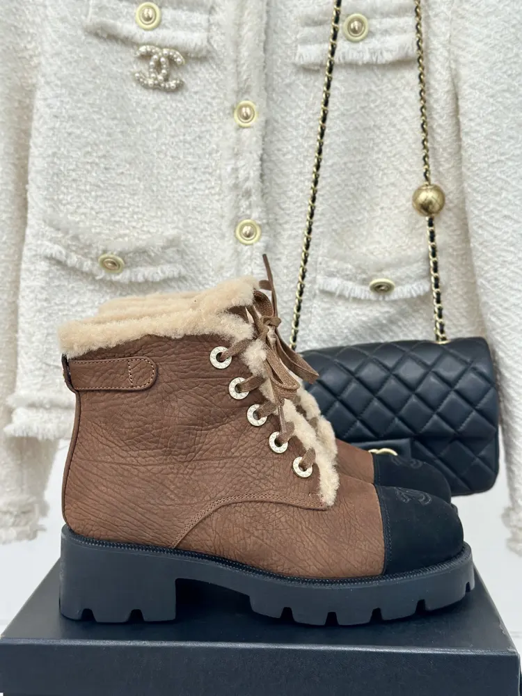 Chanel color-blocked lace-up snow boots Martin boots