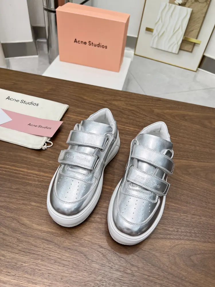 Acne Studios Velcro thick-soled white shoes are hot new