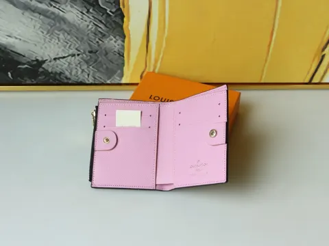 Louis Vuitton Clutch M82381