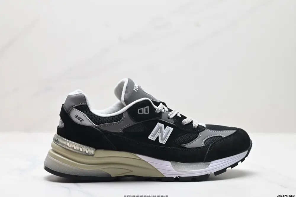 New Balance New Balance Jound × New Balance 992 Retro style upper M992BL