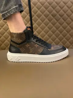 Louis Vuitton high-top sneakers. LV counter purchase original one-to-one Casual shoes Men’s