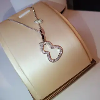 Qeelin gourd full diamond hollow necklace