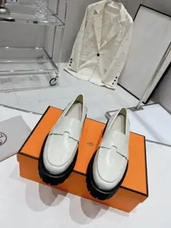Hermès thick-soled loafers are simple