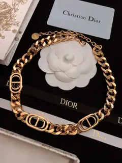New Dior chain Dior CD glossy choker necklace New counter launch Beautiful and romantic A