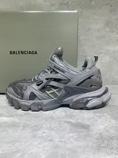 Balenciaga Track 4.0 Balenciaga 4th generation Added a new design While continuing the