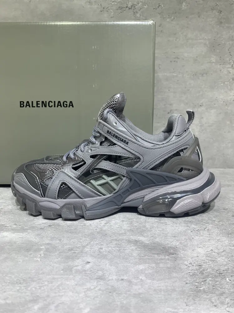 Balenciaga Track 4.0 Balenciaga 4th generation Added a new design While continuing the