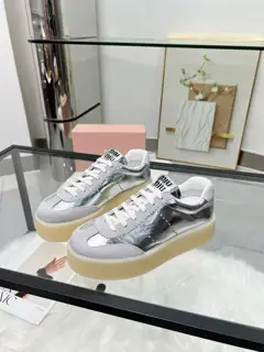 Miu Miu Miu casual white shoes are so beautiful