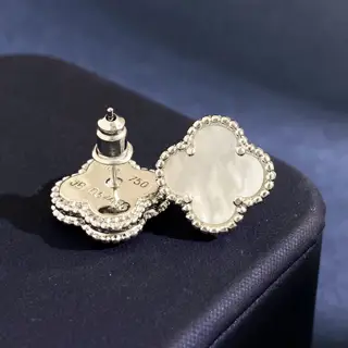 Van Cleef & Arpels Four-leaf Clover Single Flower Earrings