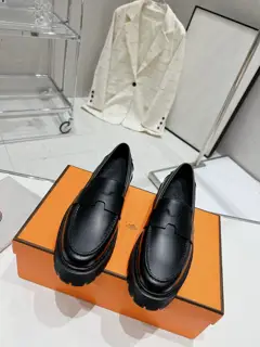 Hermès thick-soled loafers are simple