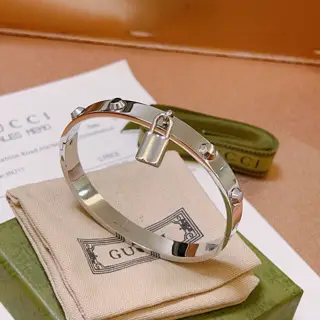 Gucci bracelets are handmade