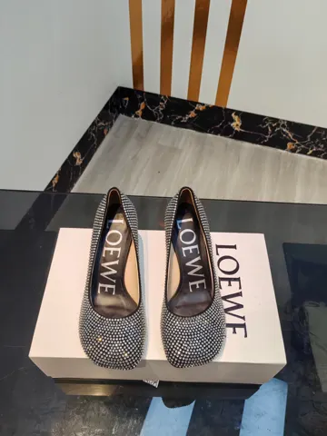 Women’s shoes