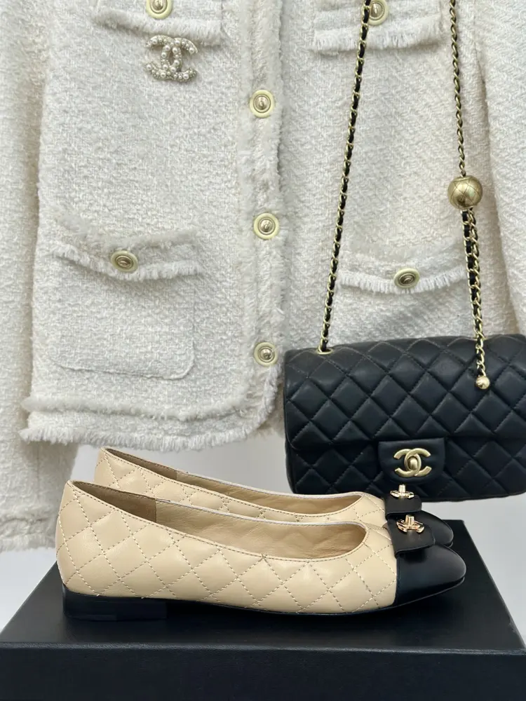 Chanel diamond double C thick heel single shoes