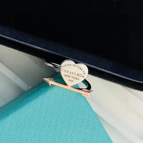 Tiffany’s Heart-piercing Arrow Heart Brand Ring