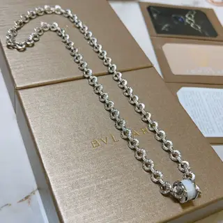 Bvlgari DIVAS’ DREAM series is in perfect condition and has invincible details. The unique