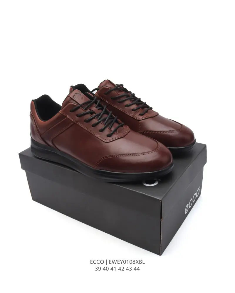 ECCO men’s outdoor sneakers
