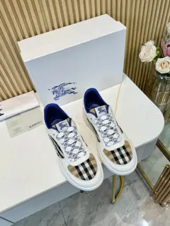 With mesh lining and checkered laces