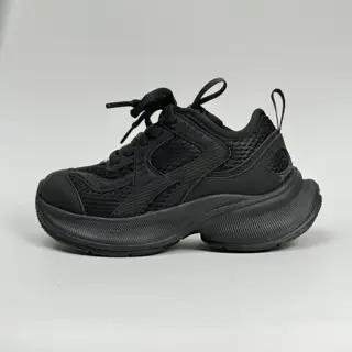 Balenciaga stylish and versatile dad shoes