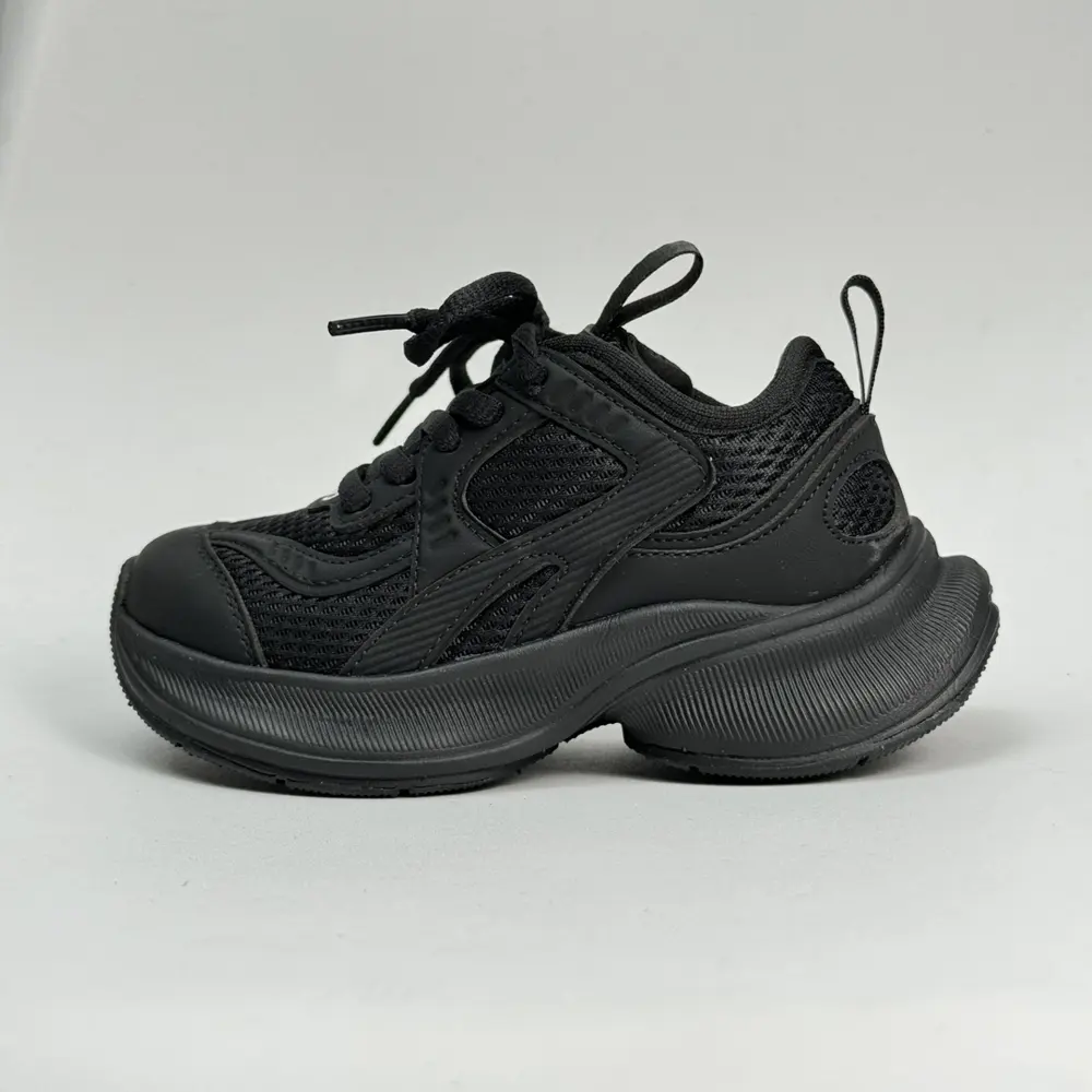 Balenciaga stylish and versatile dad shoes