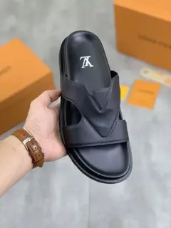 Louis Vuitton men’s slippers