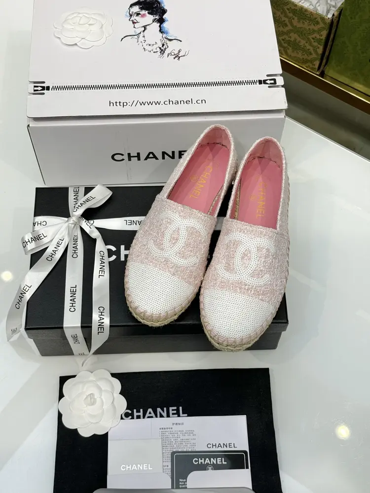 Chanel Fisherman’s Shoes Top Edition The inner lining and foot pads