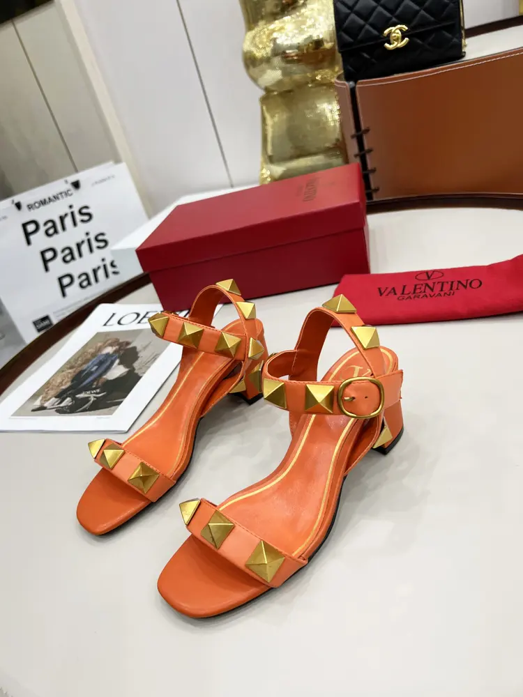 Valentino. Valentino 2022 latest counter series