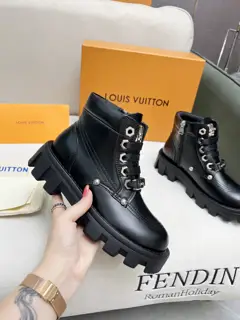 Louis Vuitton nubuck leather interprets a variety of styles Heels