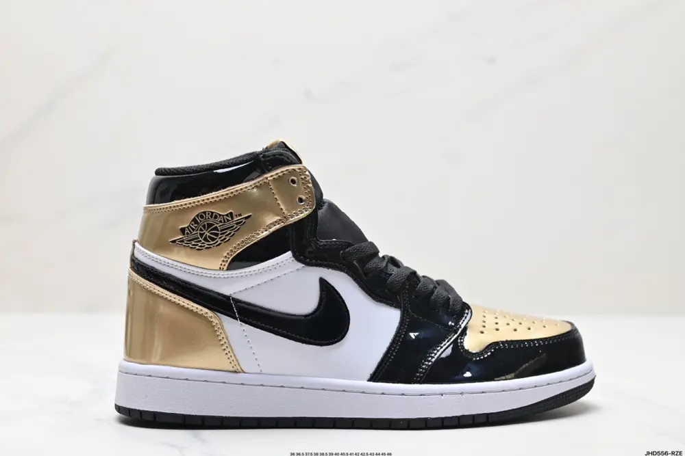 Nike Air Jordan 1 Retro High OG”Black/White”AJ1 Michael Jordan High Top Classic Retro 861428-001