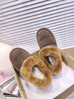 UGG caterpillar snow boots autumn and winter street style casual shot