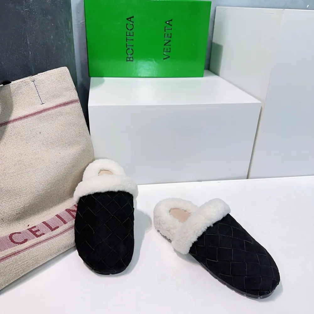 BOTTEGA VENETA autumn and winter new BV snow boots lamb wool warm closed toe slippers
