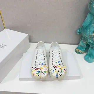 Maison Margiela classic split-toe shoes. Comfortable to wear