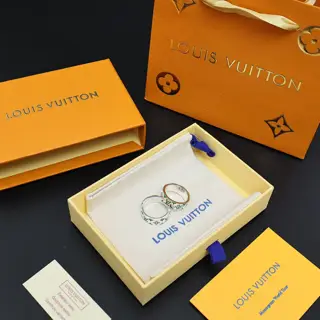 Louis Vuitton silver logo print ring