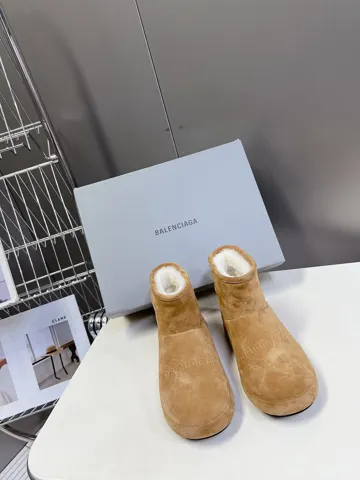 BALENCIAGA new snow boots