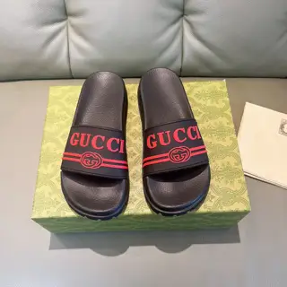 Gucci beach sandals flip flops