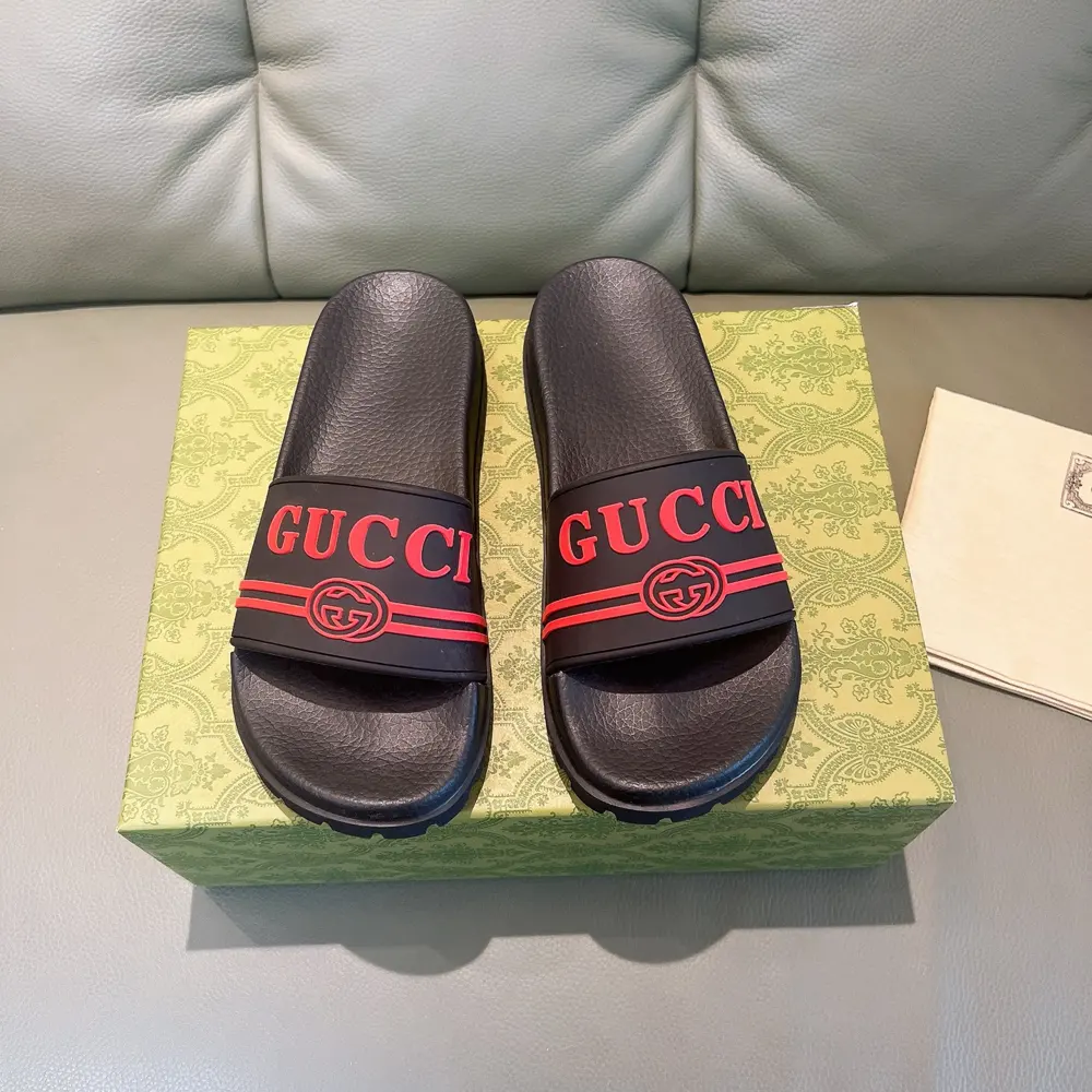 Gucci beach sandals flip flops