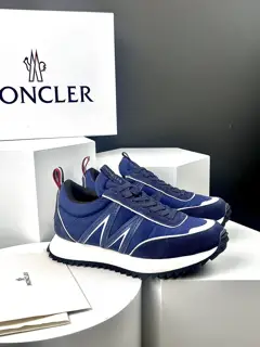 Moncler outdoor lace-up sneakers are comfortable and non-slip