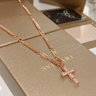 Bvlgari DIVAS’ DREAM series is in perfect condition and has invincible details. The unique