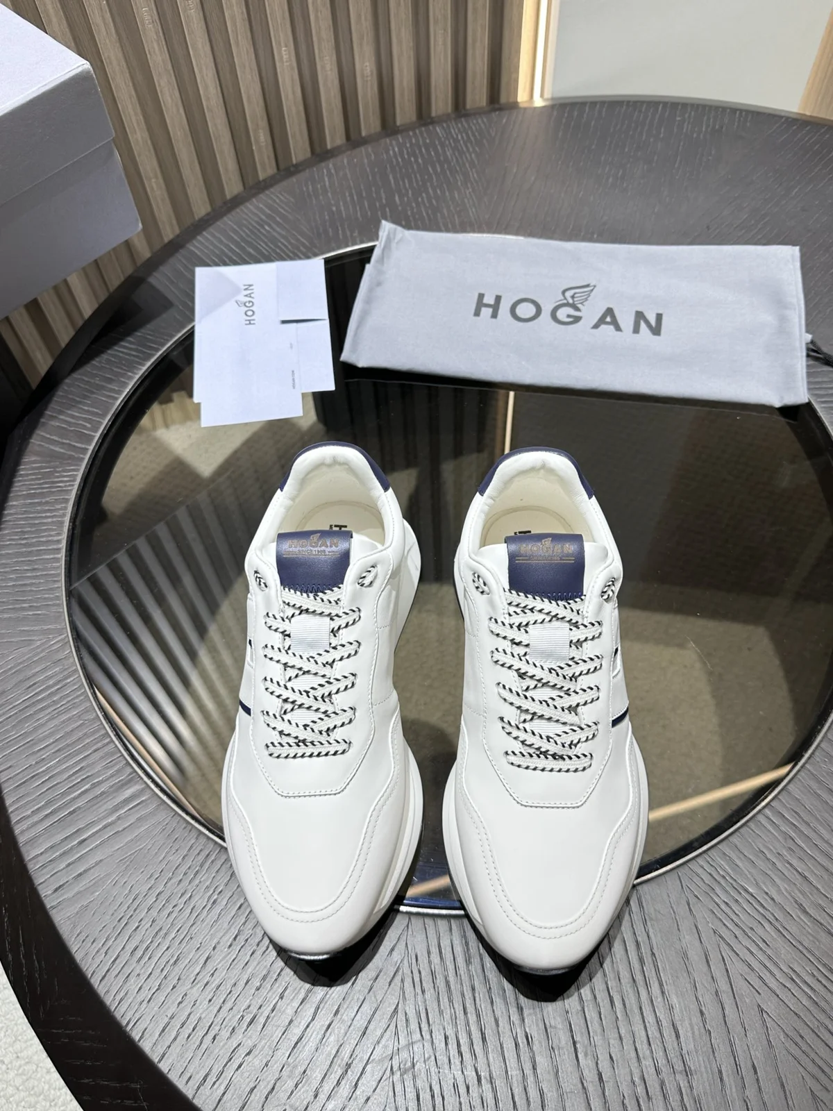 HOGAN H601 leather lace-up sneakers