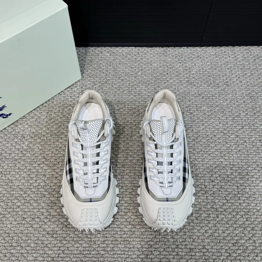 BURBERRY Men’s casual shoes | Union sneakers from the runway | Inlaid with a variety of
