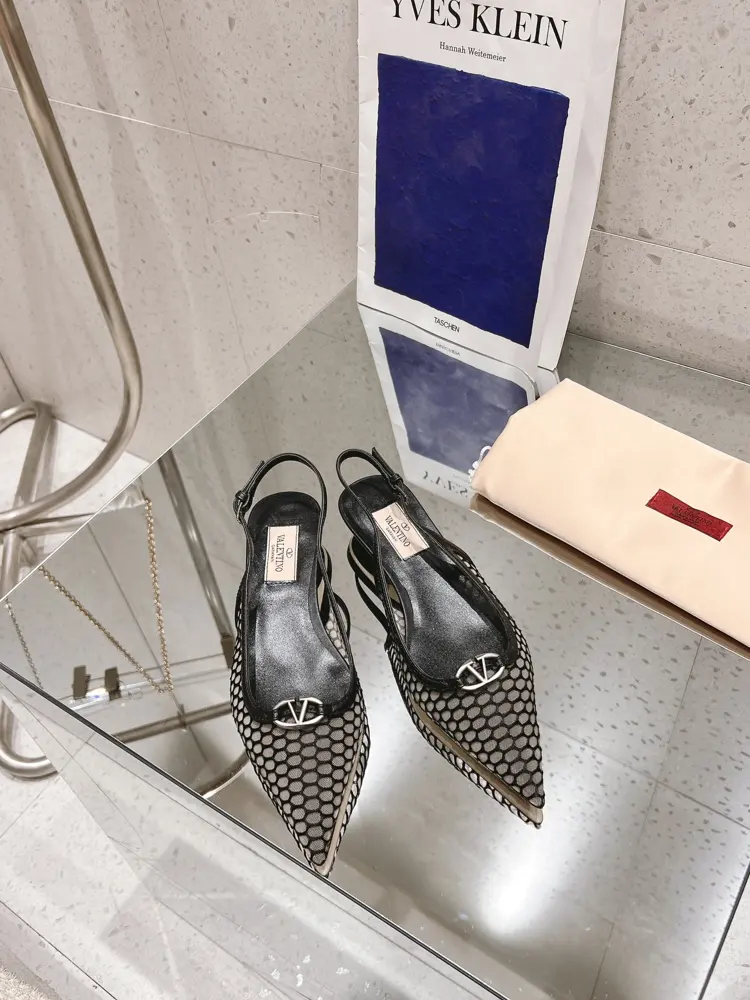 Valentino 2024SS Spring/Summer new VT metal V-buckle hollow pointed toe shoes